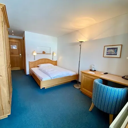 Alpina Hotel 3*