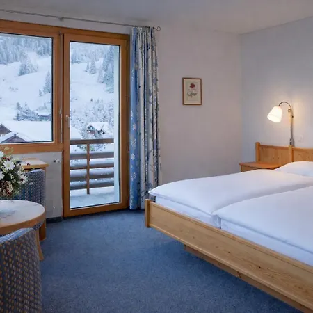 Alpina Hotel 3*